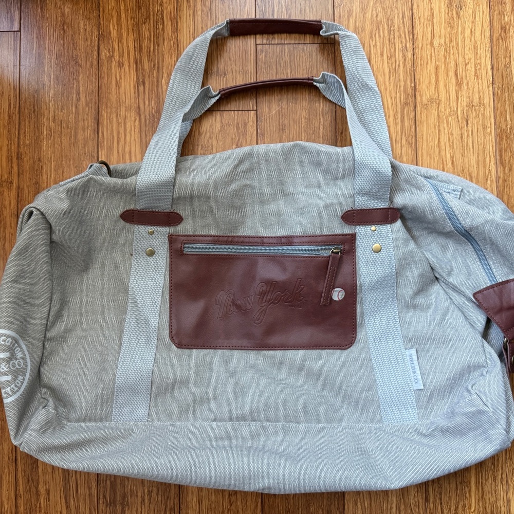 Brand new New York Mets Field & Co. overnight/gym duffle bag